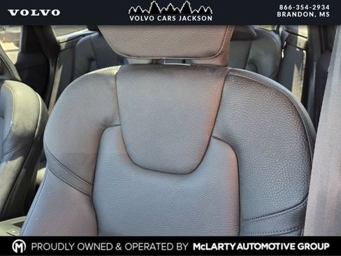 Used 2024 Volvo XC60 B5 Plus AWD/4WD image 17