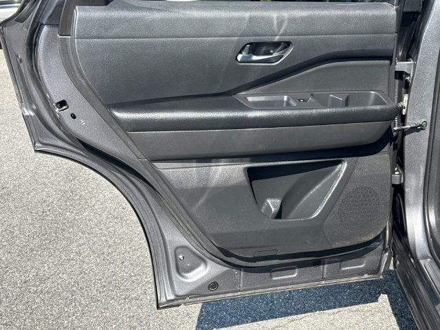 Used 2022 Nissan Pathfinder SV FWD image 21