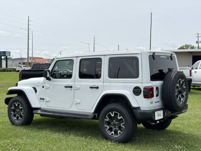 New 2026 Jeep Wrangler Unlimited Sahara w/ Safety Group AWD/4WD image 13