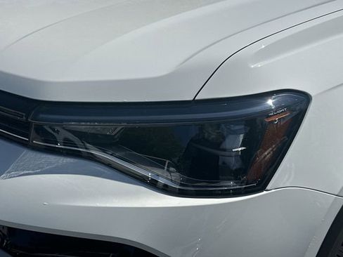 New 2026 Volkswagen Taos SE AWD/4WD image 9