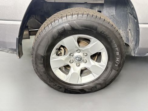 Used 2020 RAM 1500 Big Horn AWD/4WD image 33
