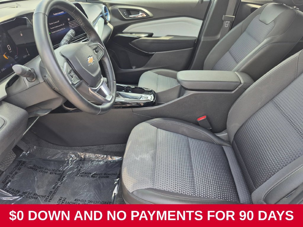 Used 2025 Chevrolet Trax LT w/ LT Convenience Package FWD image 19