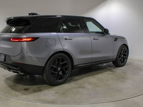 Used 2025 Land Rover Range Rover Sport SE AWD/4WD image 5