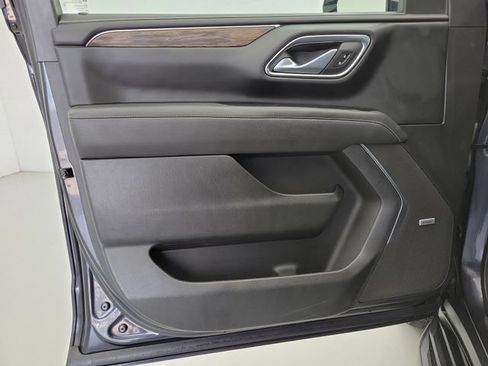 Used 2023 Chevrolet Suburban Premier AWD/4WD image 19