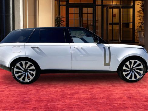 New 2026 Land Rover Range Rover Long Wheelbase SE AWD/4WD image 6