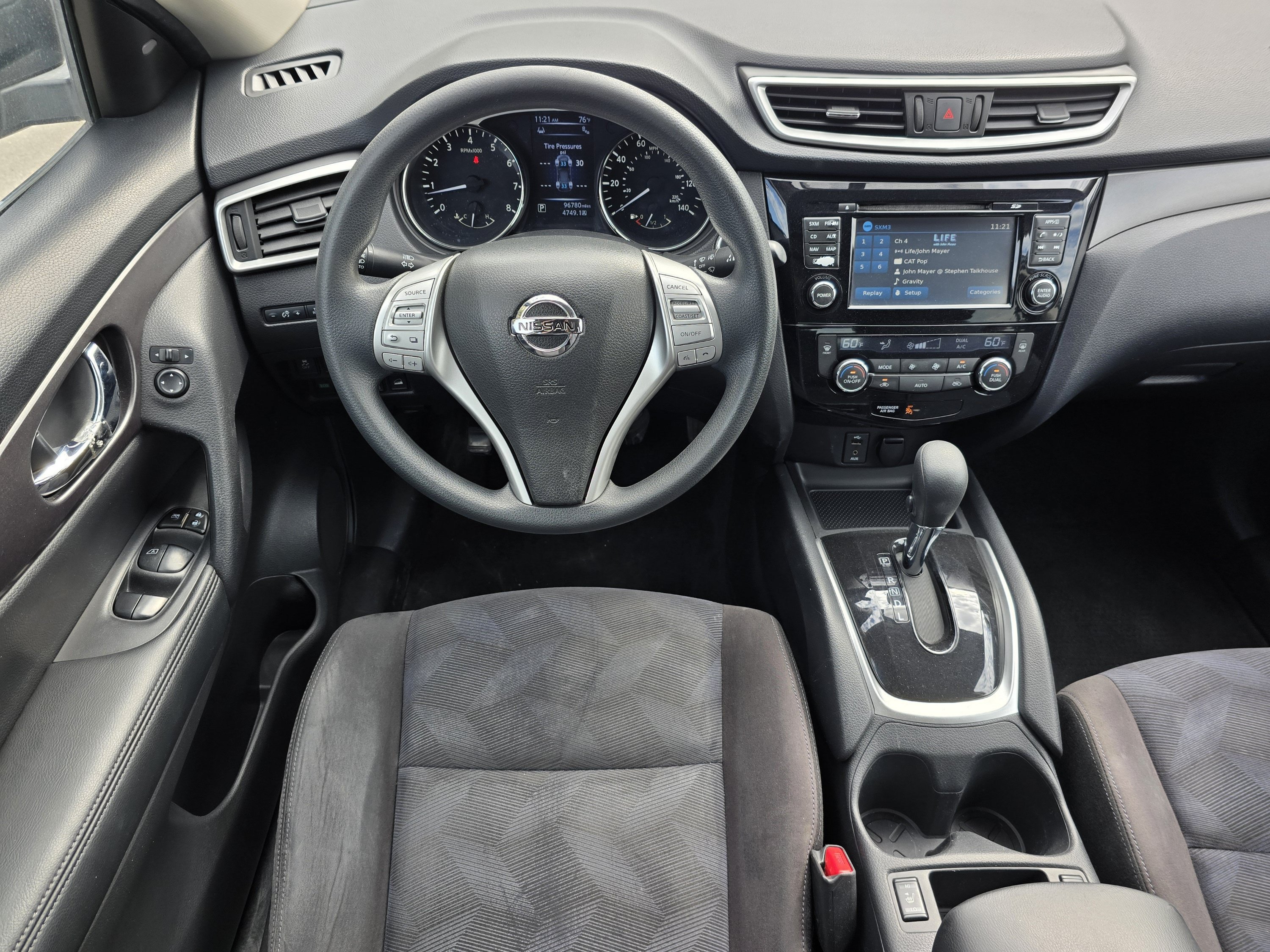 Used 2015 Nissan Rogue SV w/ SV Premium Package AWD/4WD image 30