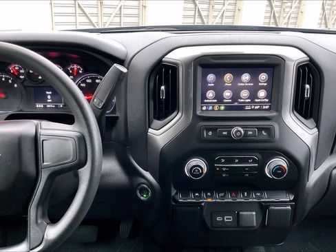 Used 2025 Chevrolet Silverado 1500 Custom image 9