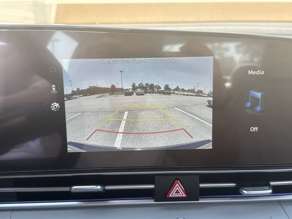 New 2026 Hyundai Elantra Limited FWD image 24