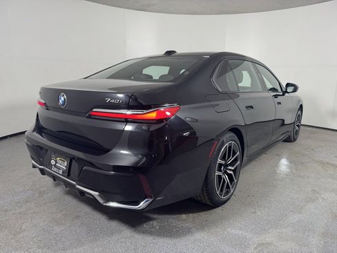 Used 2025 BMW 740i xDrive image 6