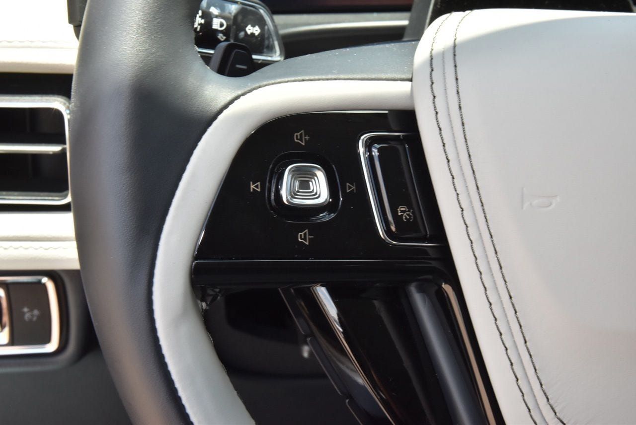 New 2026 Lincoln Aviator 2WD image 25