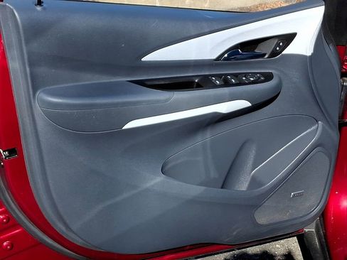 Used 2020 Chevrolet Bolt Premier w/ Infotainment Package image 12