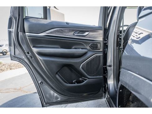 Used 2023 Jeep Grand Cherokee Overland w/ Adv Protech Group III image 22