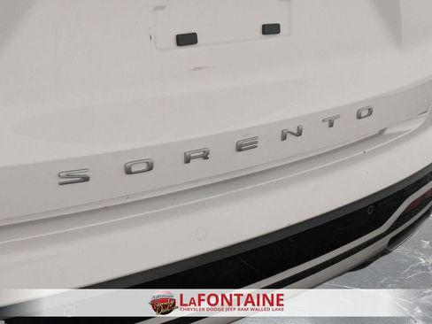 Used 2022 Kia Sorento SX image 10