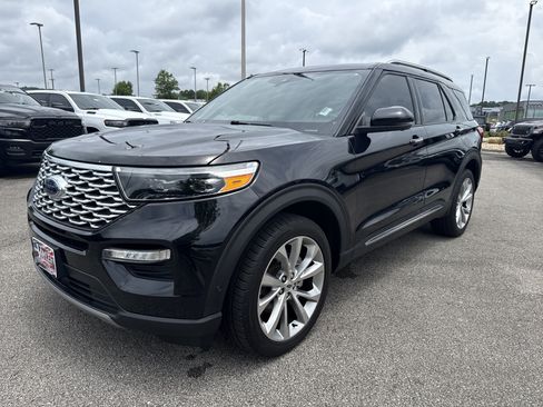 Used 2021 Ford Explorer Platinum w/ Equipment Group 601A AWD/4WD image 3