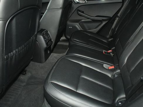 Used 2018 Porsche Macan S image 24