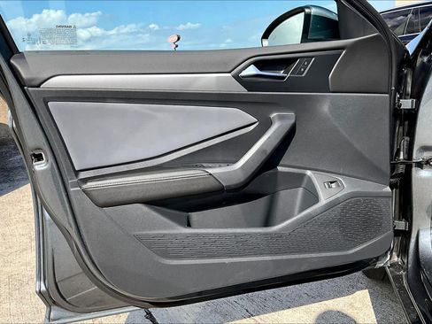 New 2026 Volkswagen Jetta SE FWD image 10