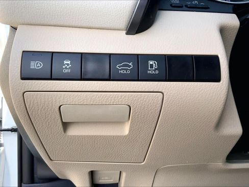 Used 2023 Toyota Camry LE FWD image 33