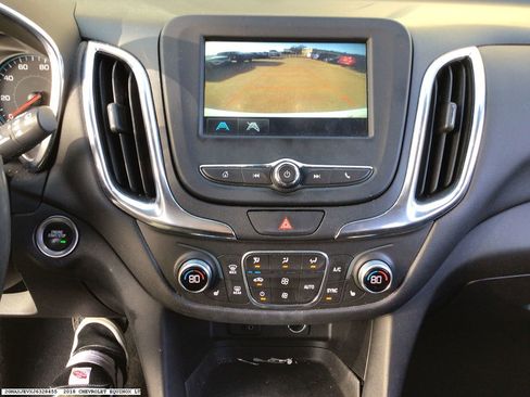 Used 2018 Chevrolet Equinox LT image 9