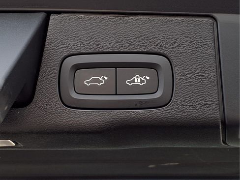Used 2026 Volvo XC60 B5 Plus w/ Climate Package AWD/4WD image 8