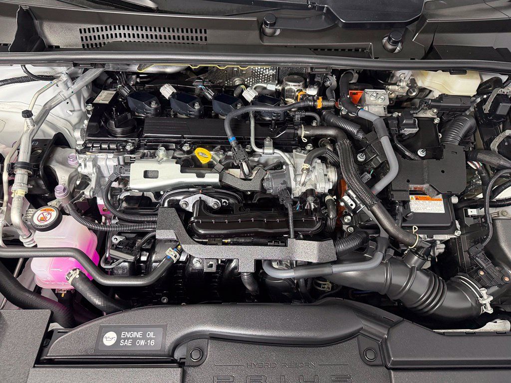 Used 2025 Toyota Prius LE FWD image 20