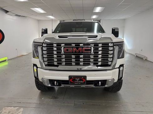 Used 2025 GMC Sierra 2500 Denali w/ Denali Reserve Package image 2