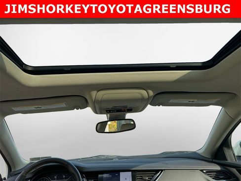 Used 2019 Buick Regal Essence w/ Driver Confidence Package I image 26