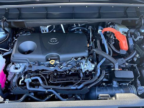 Used 2023 Toyota Highlander XLE AWD/4WD image 31