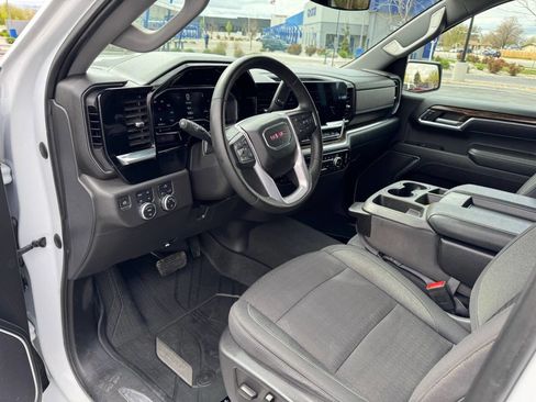 Used 2023 GMC Sierra 1500 SLE w/ X31 Off-Road Package AWD/4WD image 14