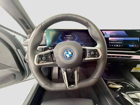 Certified 2025 BMW i5 eDrive40i w/ M Sport Package image 12