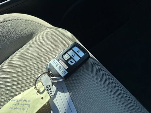 Used 2017 Honda CR-V EX image 38