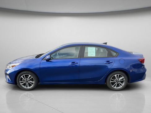 Used 2023 Kia Forte LXS image 4