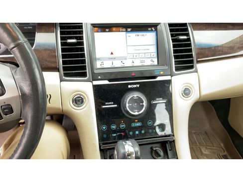 Used 2018 Ford Taurus Limited image 5