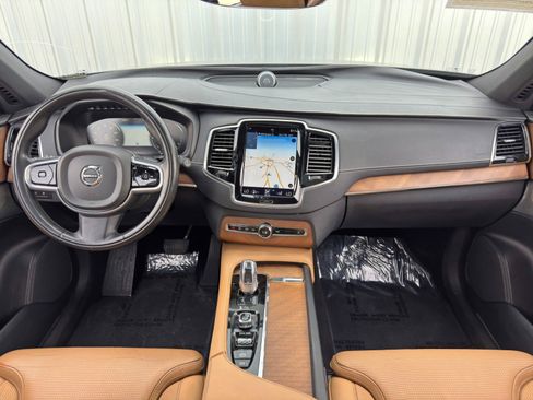 Used 2017 Volvo XC90 T8 Inscription w/ Vision Package image 12