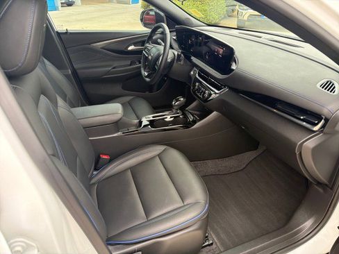 Used 2025 Buick Envista Sport Touring w/ Convenience I Package image 17