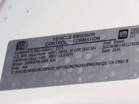 Used 2025 Chevrolet Silverado 2500 LT AWD/4WD image 14