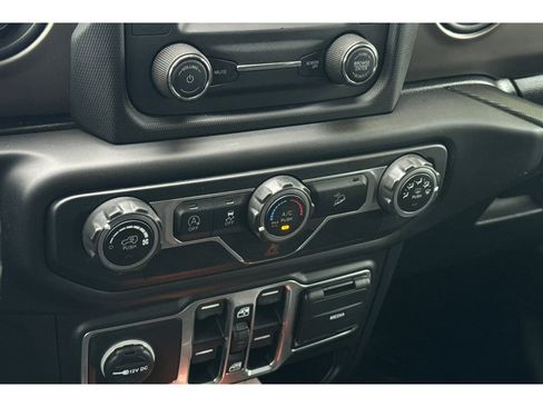 Used 2020 Jeep Wrangler Unlimited Sport S image 21