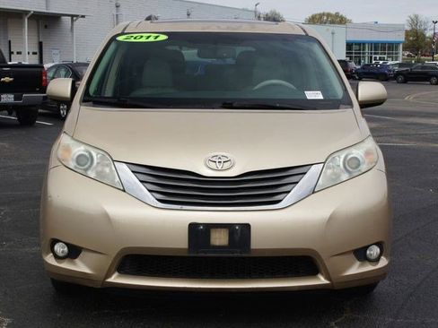Used 2011 Toyota Sienna XLE w/ XLE Navigation Pkg image 23