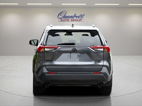 Used 2021 Toyota RAV4 LE AWD/4WD image 5