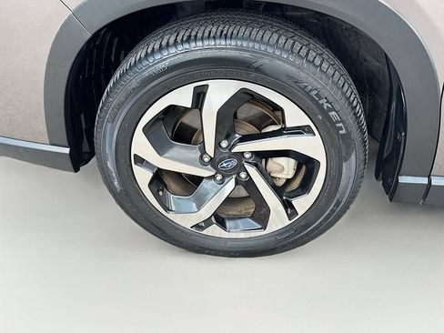 Certified 2023 Subaru Forester Touring AWD/4WD image 41