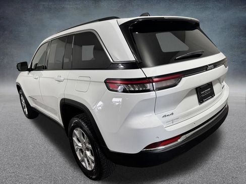 Used 2023 Jeep Grand Cherokee Limited AWD/4WD image 4