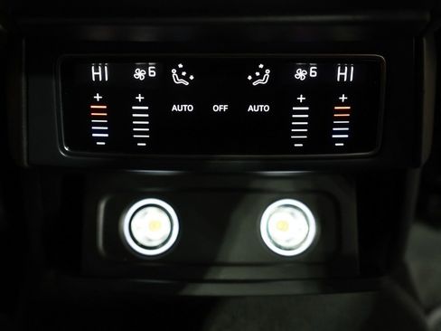 Used 2020 Lamborghini Urus image 26