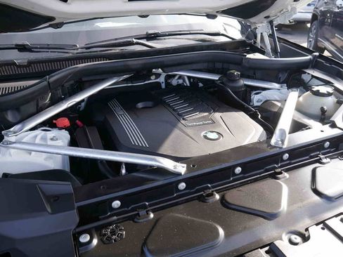 Used 2019 BMW X5 xDrive40i w/ Convenience Package image 14