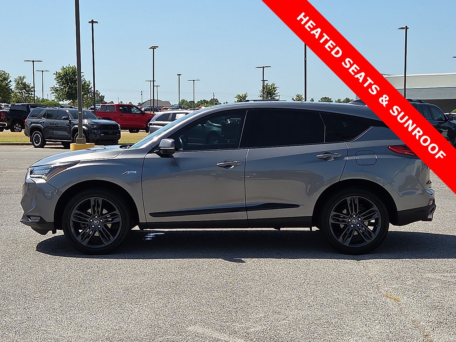 Used 2023 Acura RDX w/ Advance Package FWD image 3