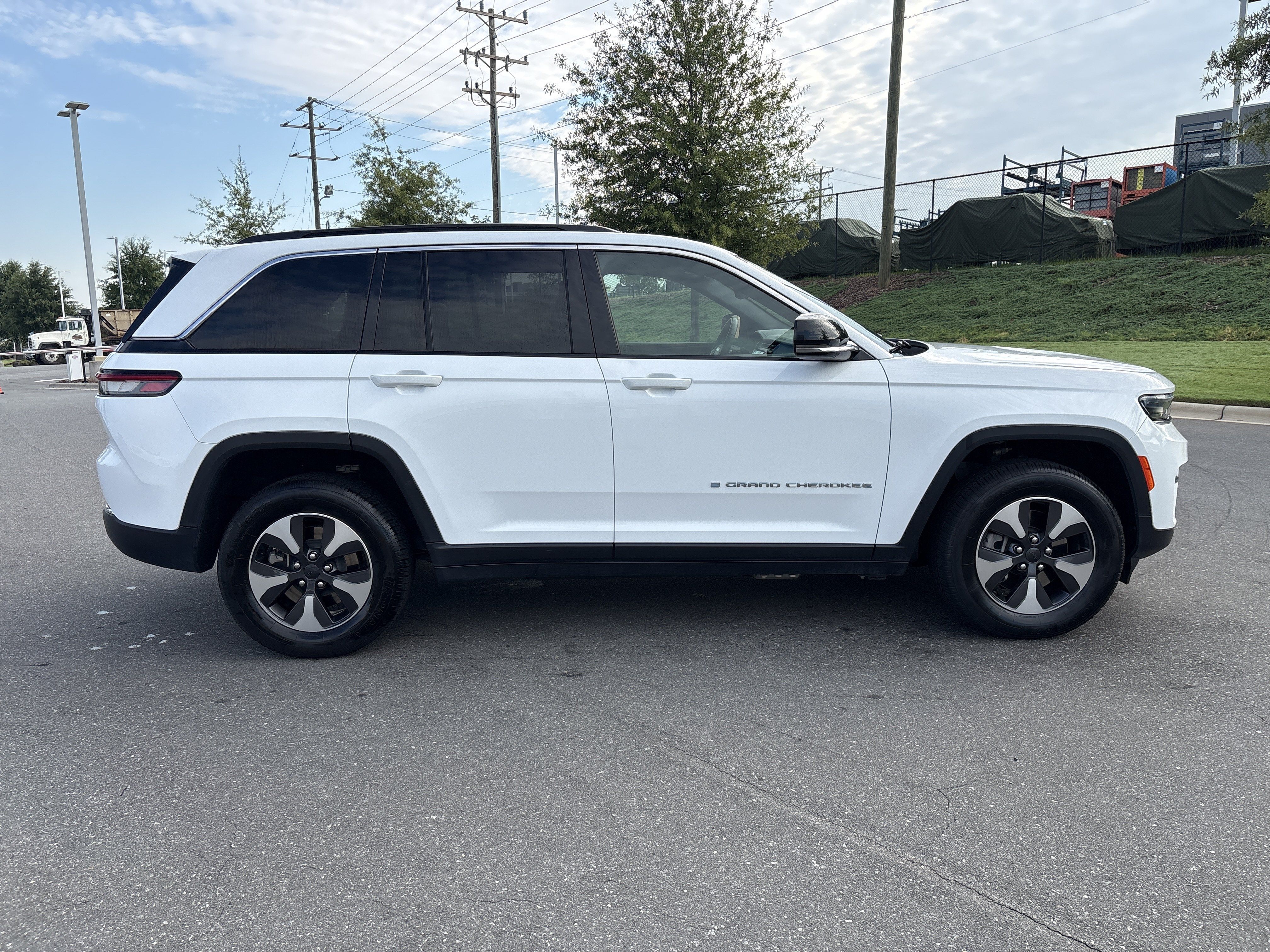 Used 2024 Jeep Grand Cherokee Limited 4xe AWD/4WD image 10