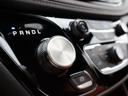 New 2026 Chrysler Pacifica Pinnacle image 24