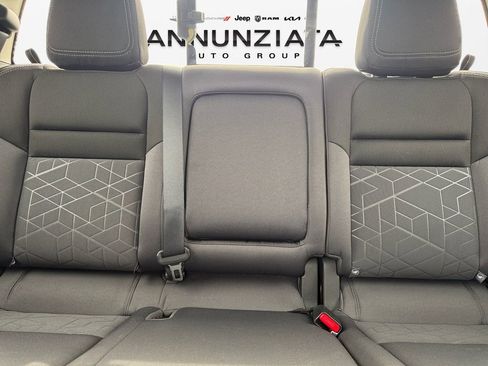 Certified 2025 Nissan Frontier SV w/ SV Convenience Package image 16