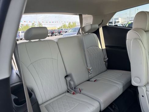 Used 2022 Buick Enclave Avenir w/ Avenir Technology Package AWD/4WD image 17