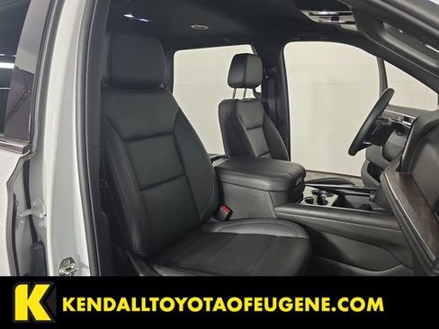 Used 2025 Chevrolet Tahoe LT AWD/4WD image 23