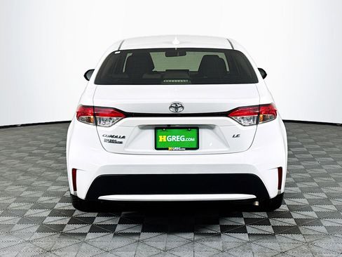 Used 2022 Toyota Corolla LE image 8
