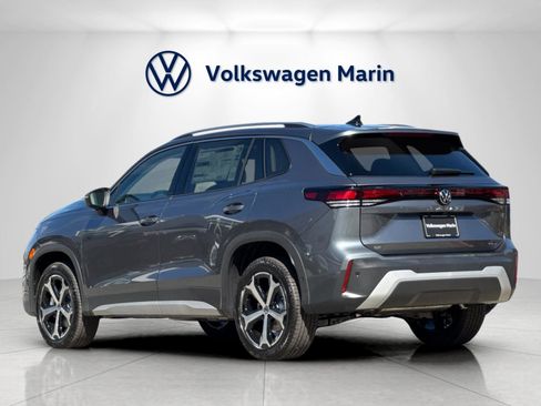 New 2026 Volkswagen Tiguan SE image 3